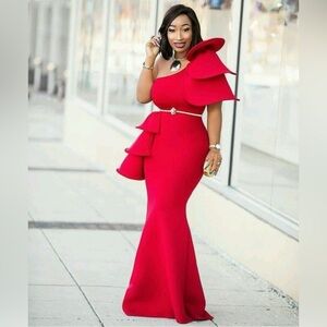 Gorgeous plus size dress Prom Evening gown